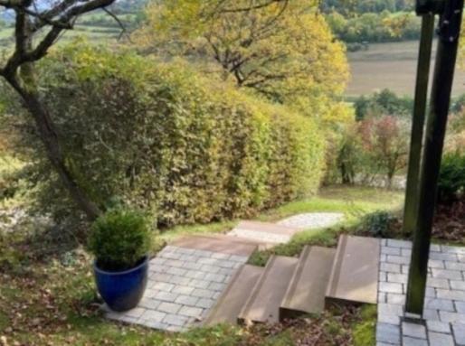 Idyllisch Wohnen Im Weserbergland - Bungalow Mit Phantastischer Aussicht Fuer 4 Personen Polle エクステリア 写真